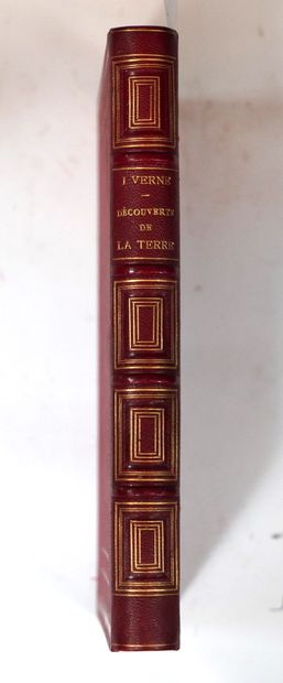 Jules VERNE 地球的发现。Paris, J. Hetzel et Cie, s. d. 。[1878] 红色半旗袍，书脊镀金，镶金边（当代装订）。
第一版，大8开本。Léon...