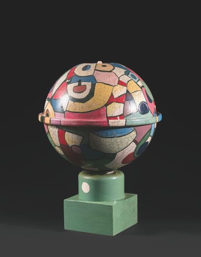 GÉRARD CYNE (1923-2006) Globe tournant
Aluminium peint en polychromie, feutre, encre,...