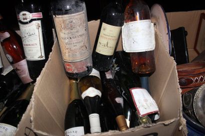 null Ensemble de vins et alcools (2 cartons) comprenant magnum du vin Guinot 1972,...
