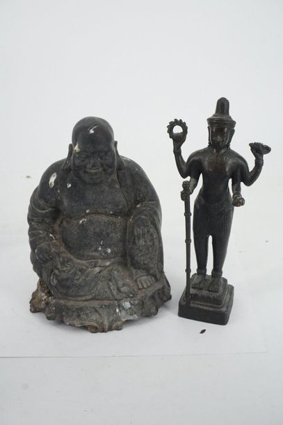 null Meeting of Asian travel souvenirs: 2 carved and gilded wooden subjects, 2 small...