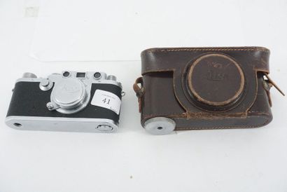 null LEICA D.R.P, Ernst Leitz Wetzlar, silver camera, numbered 627510.