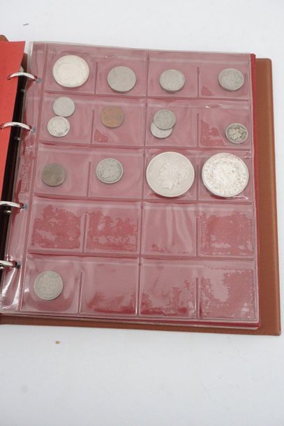 null Numismatique, réunion de monnaies, certaines en argent, dont : Liberty 1964...