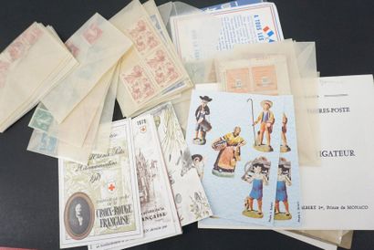 null Réunion de timbres dont France 1876, 1892, 1900, 1902, 1903, etc. jusqu'en 1973....