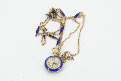 null Réunion de bijoux fantaisie : montre de col et sa chaîne, colliers de perles,...