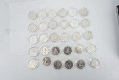 null Réunion de pièces de 100 francs argent : 1982 (x3), 1983 (x2), 1984 (x2), 1985...