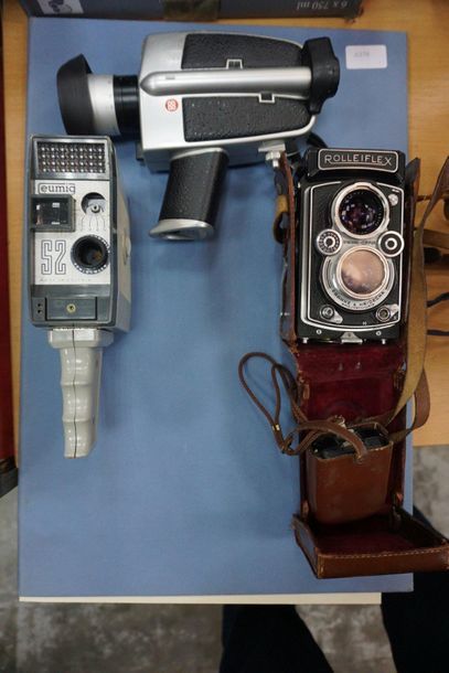 null Réunion de caméras et appareils photos anciens : BAUER D1M Super, EUMIG S2,...