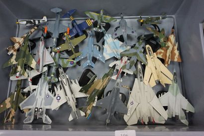 null Ensemble de maquettes d'avions : Super mystère, Eagle, Phantom, Falcon, Skyhawk,...