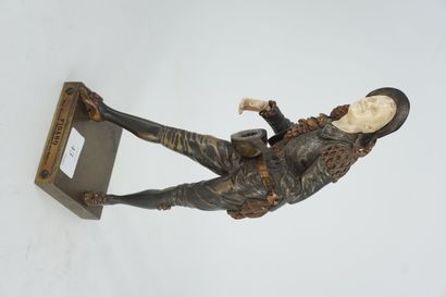 null * BOURET, Figaro, sculpture en bronze et ivoire, manque une main.