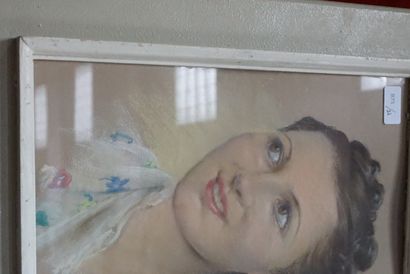 null Raymond LEVI-STRAUSS (XIX-XX), Portrait de femme, Pastel signé en bas à droite....