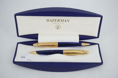 null WATERMAN, Parure en métal doré et laque bleue comprenant stylo plume (la plume...