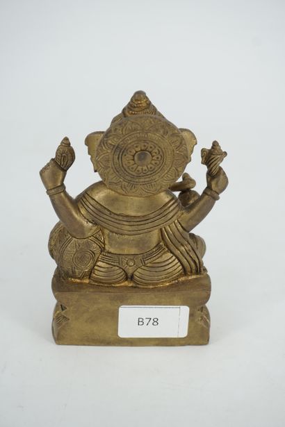 null Statuette en bronze doré figurant Ganesh.