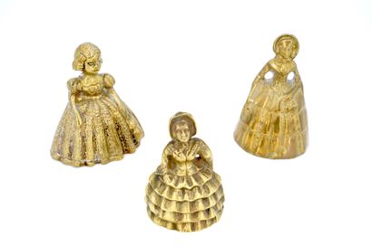 null Trois clochettes en bronze doré figurant des femmes, travail hollandais.