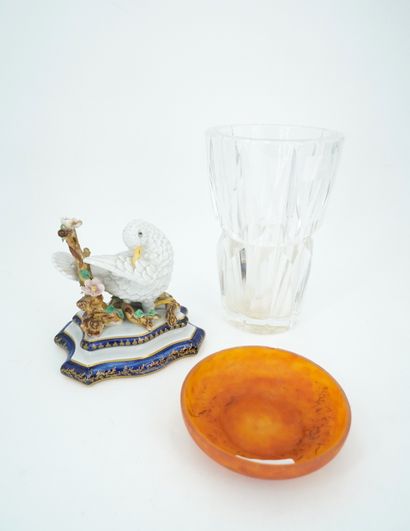 null SAINT-LOUIS, Vase conique en cristal taillé, très petits éclats ; MULLER FRERE...
