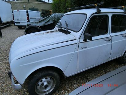 null Renault 4 dite "4L", finition Savane, première mise en circulation le 5 juillet...