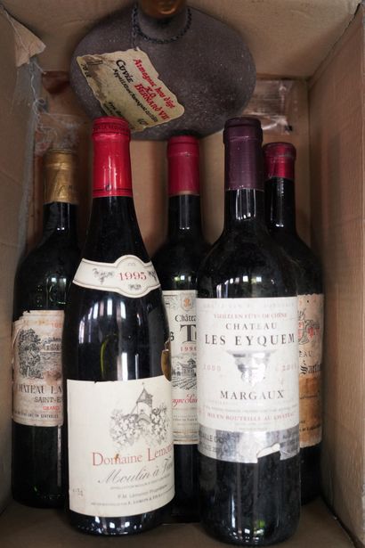 null Douze bouteilles Châteauneuf-du-Pape, Mas de la Lionne 2013. On joint cinq bouteilles...
