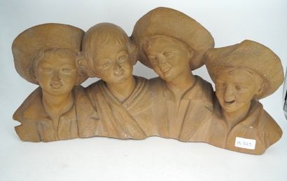 null Ecole moderne : bustes de 4 garçons, sculpture en plâtre patiné.