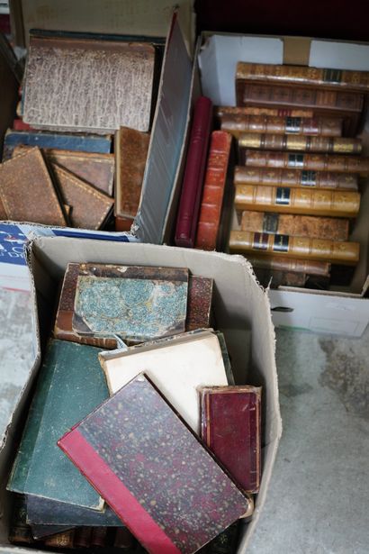 null Réunion de livres anciens dont : livres religieux, livres de messe, Fables de...
