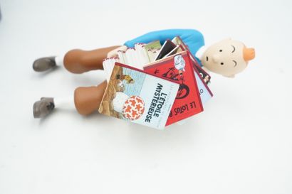 null Edition Moulinsart. Figurine Tintin tenant les Albums - 2012 - Boîte et certificat...
