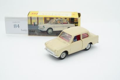 null Dinky Toys 508 : Daf 33 berline - avec conductrice - beige.