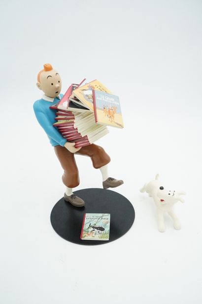 null Edition Moulinsart. Figurine Tintin tenant les Albums – 2011 - Boîte et certificat...