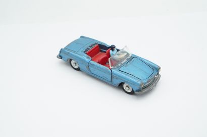 null Miniature Dinky Toys – Peugeot 404 cabriolet Dinky Toys, modèle bleu, sans boîte...