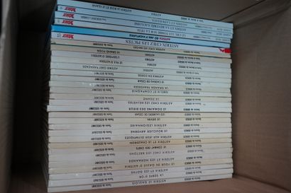 null Réunion de 31 albums Astérix dont éditions anciennes, album Panini Carrefour...