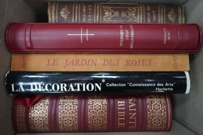 null Lot de livres reliés : BUFFON Œuvres les oiseaux, cinq tomes, 1859 ; Œuvres...