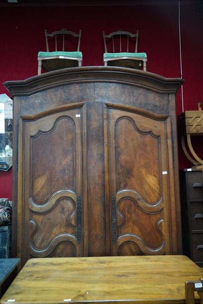 Grande armoire en bois de placage et bois...