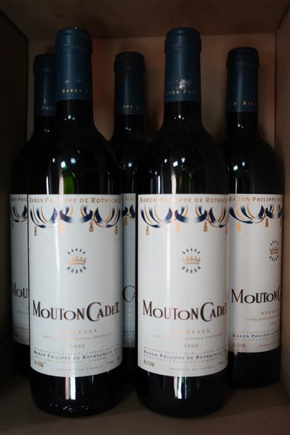5 bouteilles de Mouton-Cadet 1990. 2 bas...