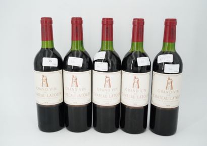 5 bouteilles de Château Latour de 1976. Un...