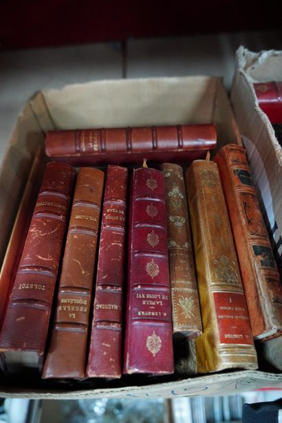 null Réunion de volumes brochés et reliés dont : Tolstoï, Lenotre, Mauriac, Voltaire,...
