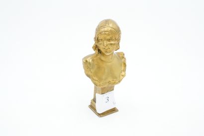 null CASSONNET (début XXe), cachet en bronze doré représentant une femme coiffée...