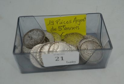 null Lot de pièces de monnaie, 5 francs en argent des années 1960. Poids : 227,8...