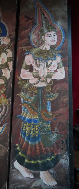 null Huit panneaux à décor peint de divinité asiatique.