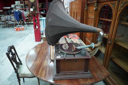 null Gramophone, accidents.