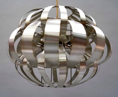 null MAX SAUZE (1933) - 悬架 - 焊接的金属和拉丝铝叶片，球形。- C. 1970.- 高度：33厘米 - 直径：38厘米。- 变形。