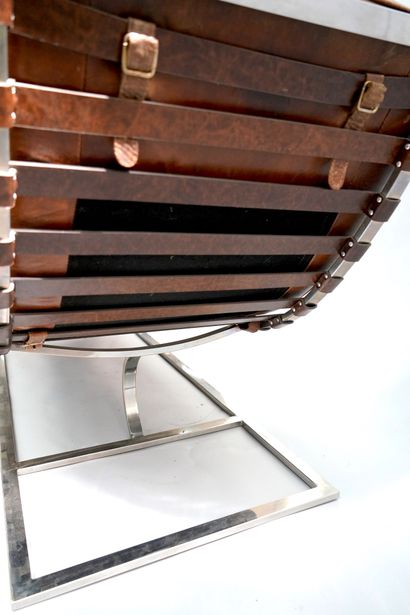 null 巴豪斯的味道 - 长椅 - 镀铬金属，由皮革带子固定的软垫皮革饰面。- 高度：83厘米 - 宽度：59厘米 - 深度：159厘米。- 皮革的重要磨损。