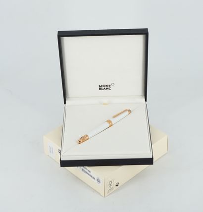 null MONTBLANC 145 WHITE Stylo plume Meisterstück Solitaire 145. Laque blanche et...