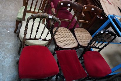 null Lot de sièges : fauteuil voltaire, paire de chaises à l'assise cannée, deux...