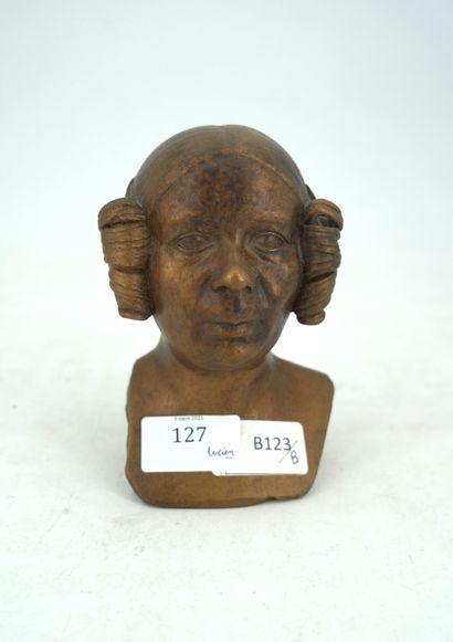 null Paul MARTIN, buste de femme en bronze, signé.