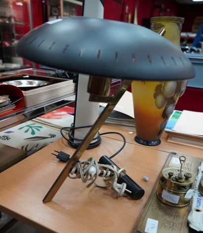 null Louis KALFF (1897-1976) pour PHILIPS (dans le goût de) lampe de table modèle...