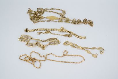 null Lot comprenant cinq bracelets et deux colliers en or jaune 18k (750 millièmes)....