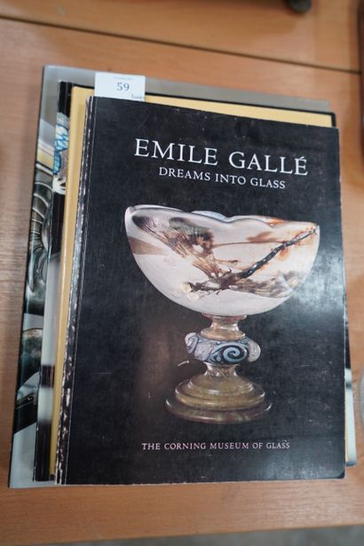null Réunion de quatre ouvrages sur l'Art Nouveau, Emile GALLE, les pâtes de verres,...
