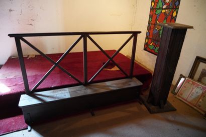 null Sellette rectangulaire, barrière d'autel en bois.