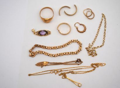 null Lot de bijoux en or et débris d'or 18k (750 millièmes) : Pendentif en forme...