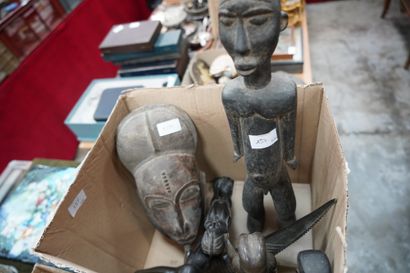 null Lot de sept statuettes africaines