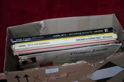 null *Lot de vinyles divers, musqiue classique et variété (10 cartons). On joint...
