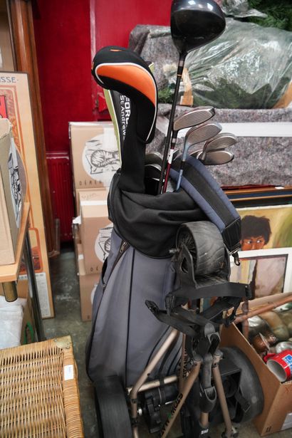null Lot de clubs de golf avec sac de transport et chariot éléctrique (Manque la...