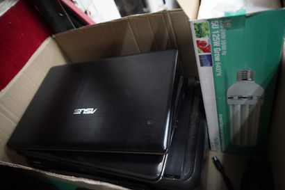 null *Deux ordinateurs portable Asus et une imprimante HP (fonctionnement non ga...