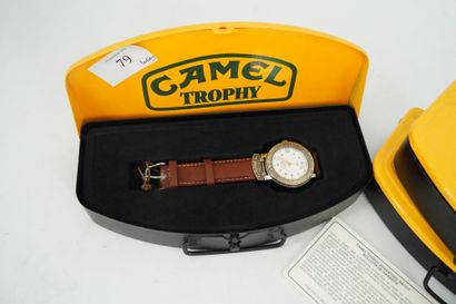 null Réunion de trois montres bracelet "CAMEL TROPHY", mécanismes à quartz, dans...